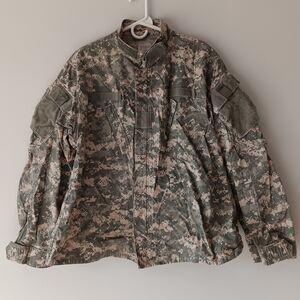 U.S. Army Coat Combat Uniform Nylon Cotton 50/50 Digital Camo Large Regular